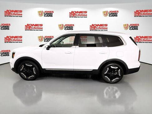 Used 2023 Kia Telluride EX w/ EX Captain's Chair Package image 16