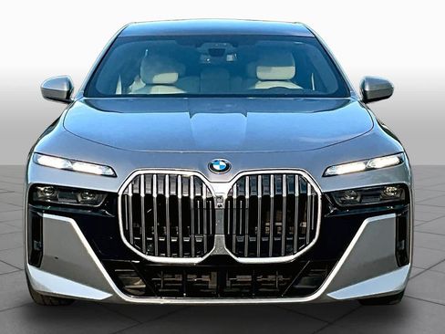 Used 2024 BMW 740i xDrive w/ Executive Package AWD/4WD image 3