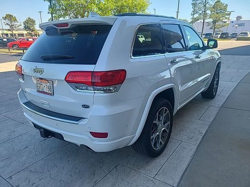 Used 2020 Jeep Grand Cherokee Overland AWD/4WD image 3