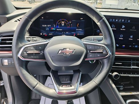 Used 2025 Chevrolet Traverse Z71 w/ Driver Confidence Package AWD/4WD image 17