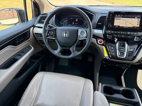 Used 2018 Honda Odyssey Elite image 40