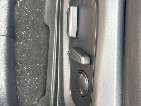 Used 2020 Ford Explorer XLT w/ Equipment Group 202A RWD image 14