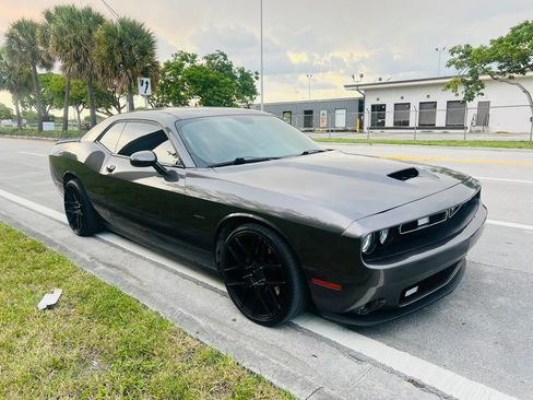 Used 2019 Dodge Challenger R/T w/ Blacktop Package RWD image 7
