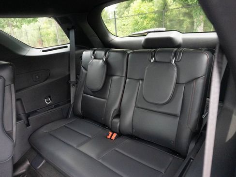 Used 2025 Ford Explorer ST RWD image 24