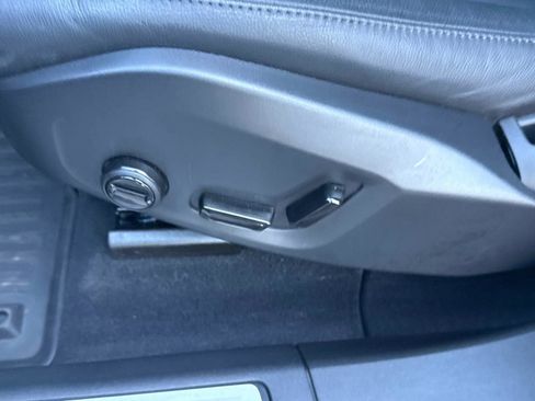 Used 2025 Volvo XC60 B5 Core w/ Climate Package image 27