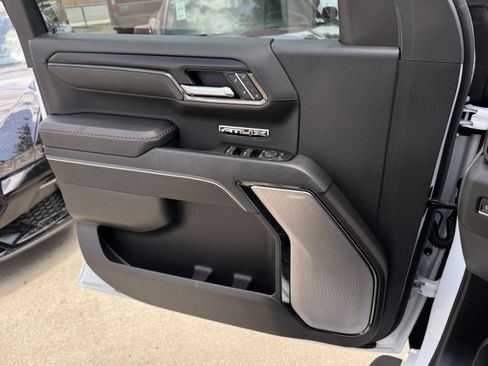 Used 2025 GMC Sierra 1500 AT4X image 28