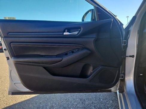 Used 2022 Nissan Altima 2.5 SR image 9