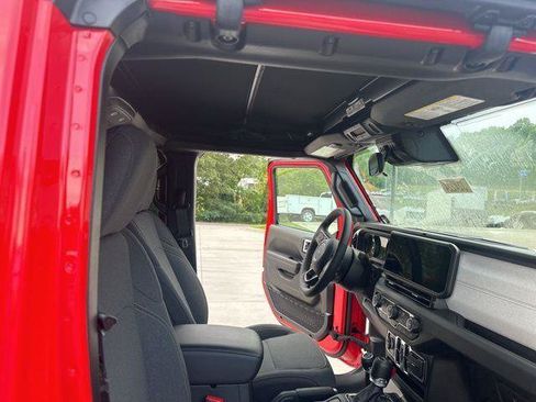 Used 2024 Jeep Wrangler Unlimited Sport AWD/4WD image 37