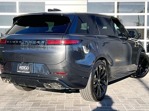 Used 2025 Land Rover Range Rover Sport Dynamic SE image 13