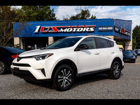 Used 2018 Toyota RAV4 LE w/ All Weather Liner Package AWD/4WD image 1
