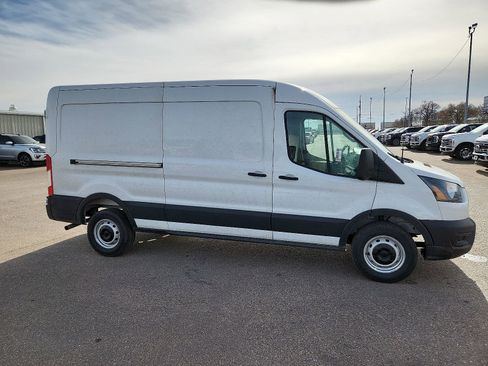 New 2026 Ford Transit 250 148 Medium Roof RWD image 5