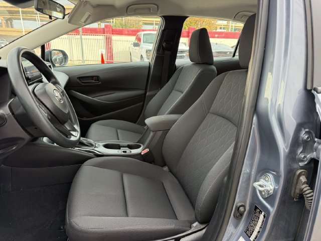 Used 2025 Toyota Corolla LE FWD image 24