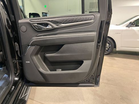 Used 2023 GMC Yukon XL Denali AWD/4WD image 39