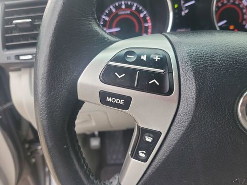 Used 2013 Toyota Highlander Limited image 26