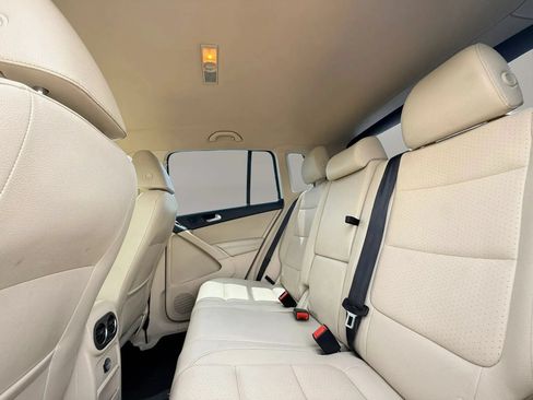 Used 2017 Volkswagen Tiguan S FWD image 17