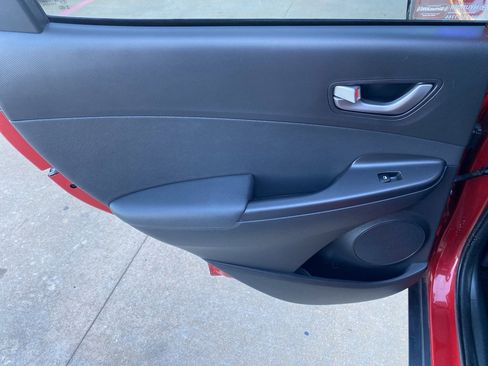 Used 2018 Hyundai Kona Limited image 15