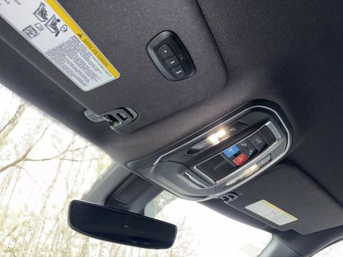 Used 2024 Jeep Wagoneer L Series II RWD image 26