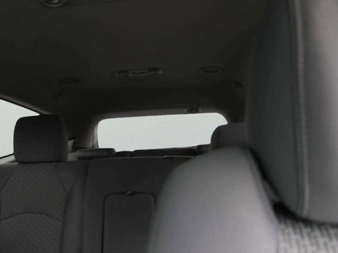Used 2012 Chevrolet Traverse LS FWD image 9