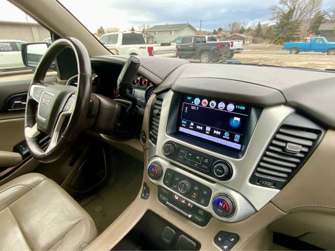 Used 2019 GMC Yukon XL SLT w/ Open Road Package image 43