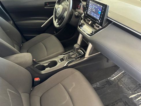Used 2022 Toyota Corolla Cross LE w/ Moonroof Package AWD/4WD image 16