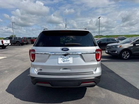 Used 2019 Ford Explorer XLT w/ Equipment Group 202A AWD/4WD image 4