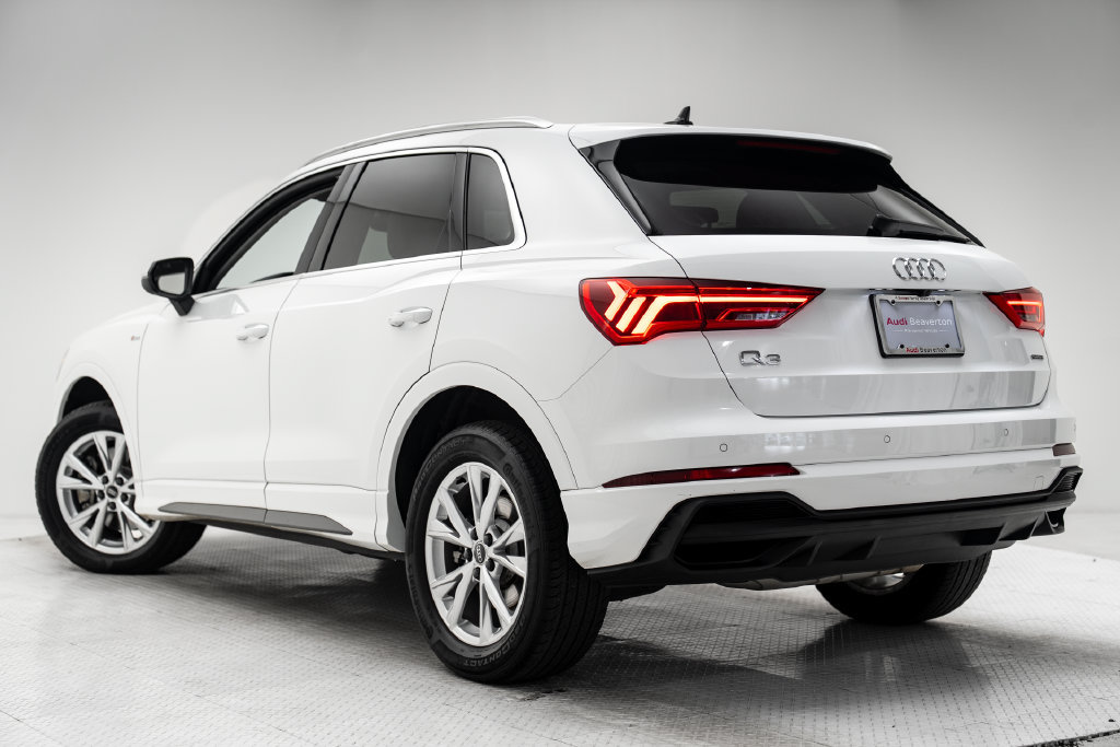 Used 2023 Audi Q3 2.0T Premium Plus w/ Premium Plus Package AWD/4WD image 39
