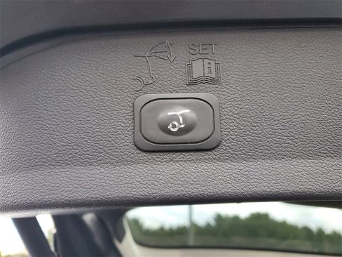 Used 2017 Ford Escape SE w/ Equipment Group 201A image 31