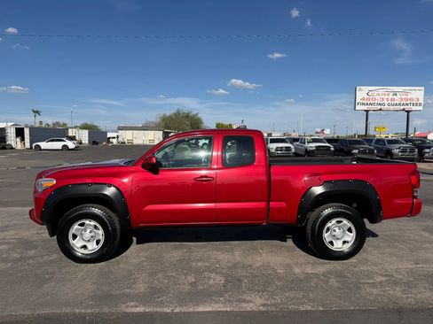 Used 2017 Toyota Tacoma SR w/ SR Convenience Package RWD image 4