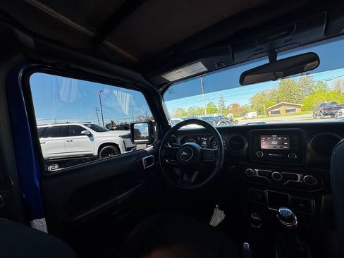 Used 2018 Jeep Wrangler Sport AWD/4WD image 33