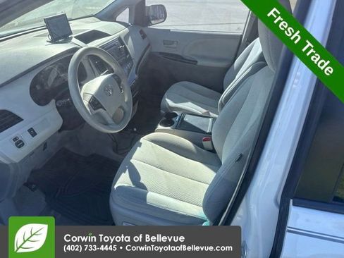 Used 2013 Toyota Sienna LE FWD image 13