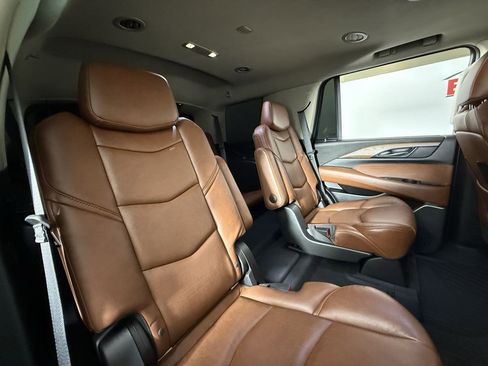 Used 2019 Cadillac Escalade Luxury image 44