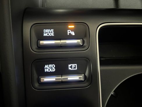 Certified 2025 Hyundai Sonata Limited FWD image 29