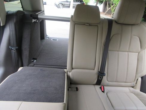 Used 2016 Land Rover Range Rover Sport SE AWD/4WD image 31