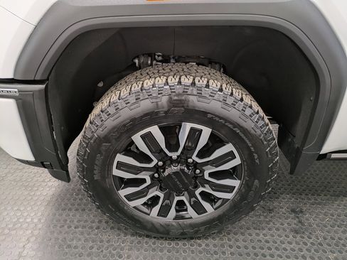 Used 2024 GMC Sierra 3500 Denali Ultimate image 7