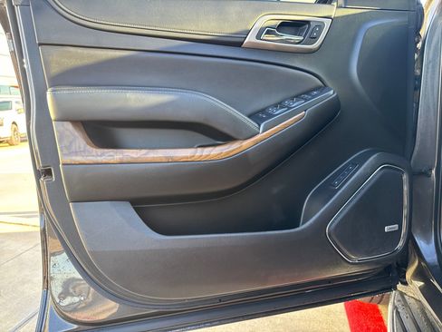 Used 2020 GMC Yukon XL Denali w/ Open Road Package image 10