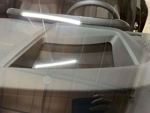 Used 2025 Audi Q6 e-tron Prestige image 31