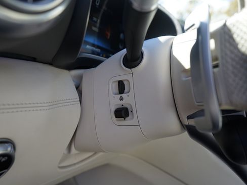 Used 2022 Mercedes-Benz SL 55 AMG 4MATIC w/ Driver Assistance Package image 22