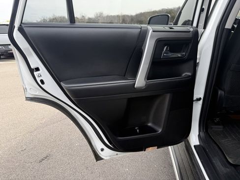 Used 2016 Toyota 4Runner SR5 image 20