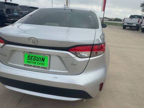 Used 2022 Toyota Corolla LE w/ LE Convenience Package FWD image 7
