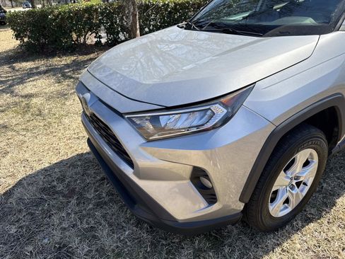 Used 2020 Toyota RAV4 XLE image 10