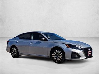 Used 2024 Nissan Altima 2.5 SV video 3
