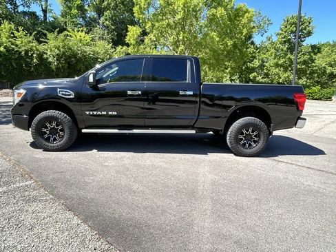 Used 2017 Nissan Titan SV RWD image 4