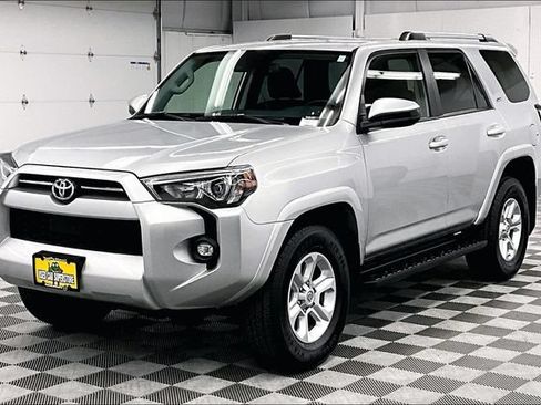 Used 2024 Toyota 4Runner SR5 AWD/4WD image 11