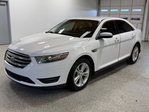 Used 2016 Ford Taurus SEL FWD image 8