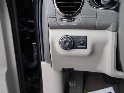 Used 2016 Buick Enclave Leather AWD/4WD image 34