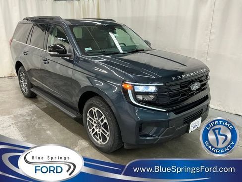 New 2026 Ford Expedition Active AWD/4WD image 1