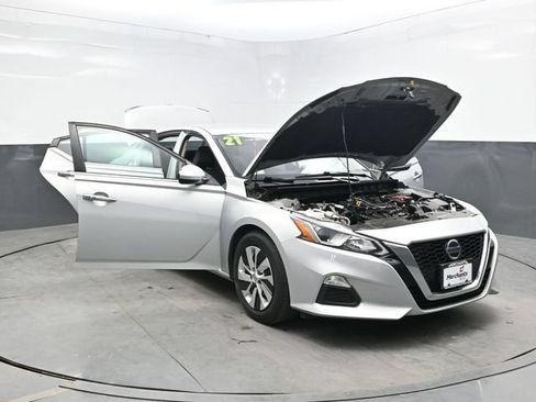 Used 2021 Nissan Altima 2.5 S FWD image 41