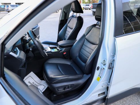 Used 2021 Toyota RAV4 XLE Premium FWD image 32