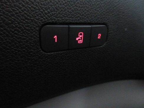 Used 2011 GMC Acadia Denali image 19