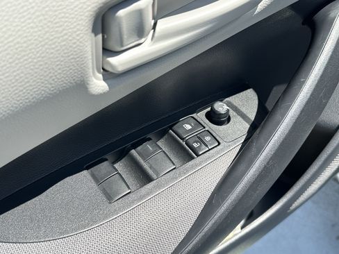 Used 2026 Toyota Corolla LE FWD image 15